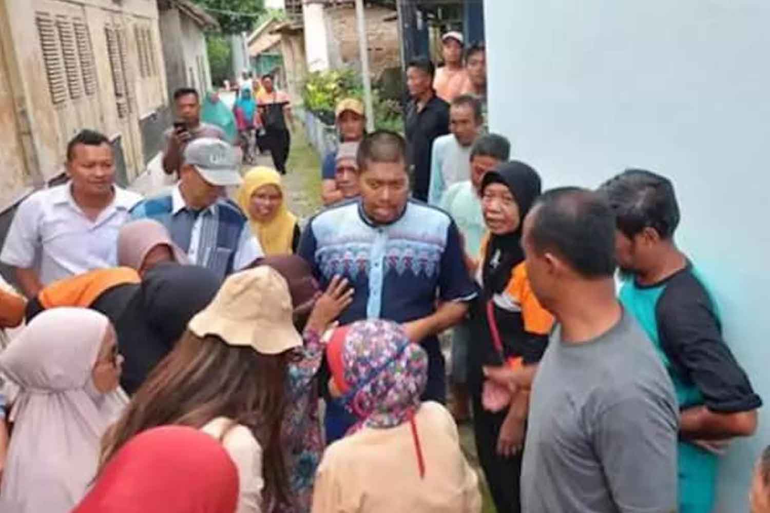 Pemuda lari dari rumah selama 25 tahun sebab takut kena sunat akhirnya pulang